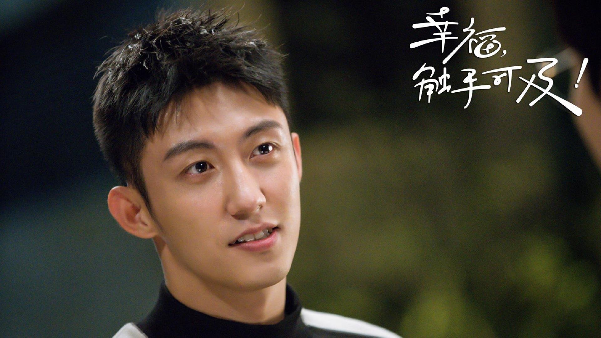 瞩目明星对决：梅西与C朗的焦点相遇，梅西配合